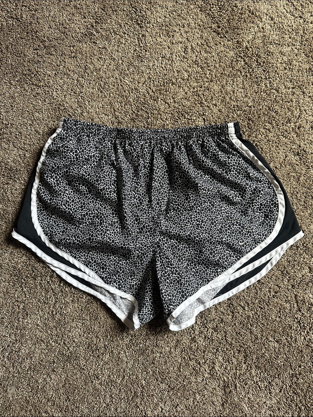 Nike Women's Tempo Dri-FIT Mid-Rise Running Shorts, Black and White, Size Medium